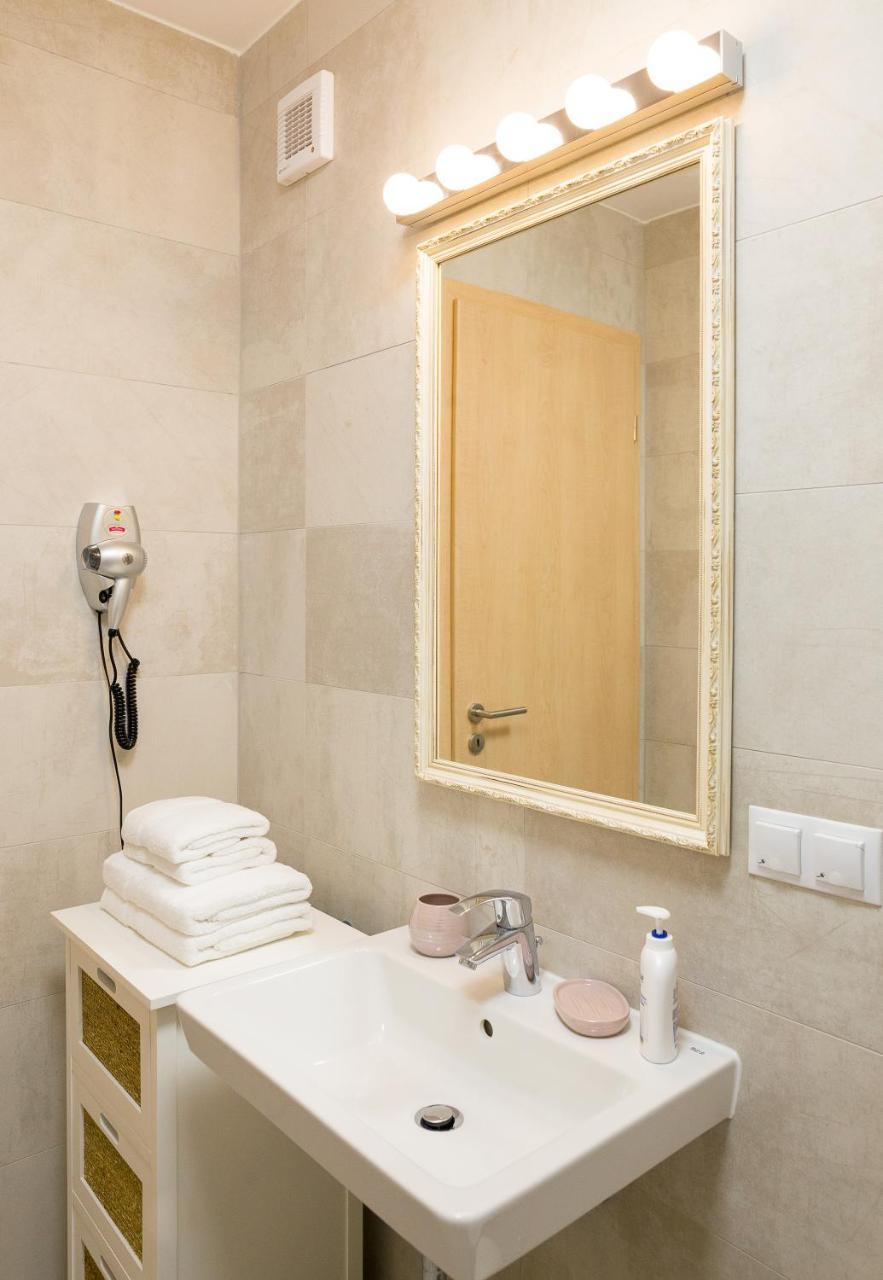 Apartament 4Tourists 2 Braşov Esterno foto